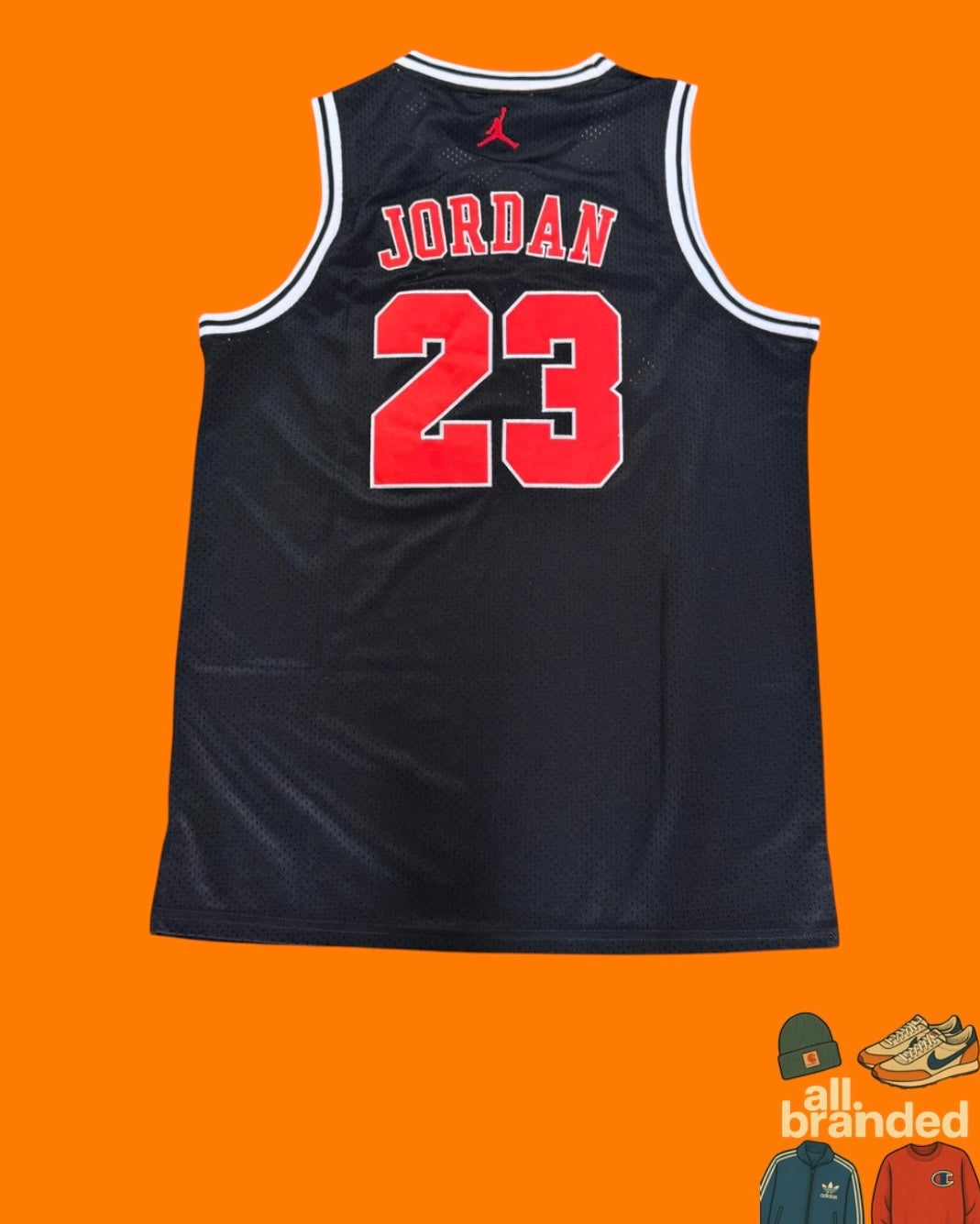 Jordan Trikot (L)